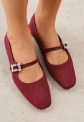 Bordowe Balerinki z Imitacji Zamszu o Fasonie Mary Jane z Cyrkoniową Klamrą Ireltise. Czerwone balerinki damskie Renee, z aplikacjami. Za 79.99 zł.