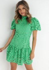 Zielona Sukienka Cilleis. Zielone sukienki damskie Born2be, z aplikacjami, z koronki, eleganckie, bez ramiączek. Za 279.99 zł.
