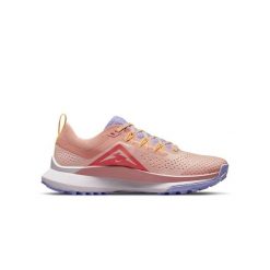 Buty do biegania damskie Nike React Pegasus Trail 4. Brązowe obuwie sportowe damskie Nike, z materiału, bez zapięcia, do biegania. Za 478.00 zł.
