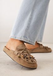 Beżowe Klapki VICES Typu Mule z Koralikami Frędzlami i Kokardą Dioleora. Brązowe klapki damskie Born2be, z aplikacjami, bez obcasa, na płaskiej podeszwie, bez zapięcia. Za 119.99 zł.