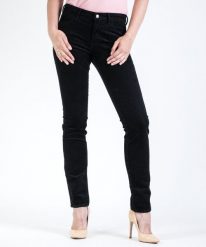 WRANGLER SLIM BLACK DAMSKIE SPODNIE SZTRUKSOWE SZTRUKS W28LEK100. Czarne spodnie materiałowe damskie Wrangler, bez wzorów, z materiału. Za 219.99 zł.