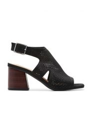 Clarks Skórzane sandały "Siara" w kolorze czarnym na obcasie rozmiar: 37,5. Czarne sandały damskie Clarks, bez wzorów, z otwartym noskiem, bez obcasa, na koturnie, bez zapięcia. Za 193.24 zł.