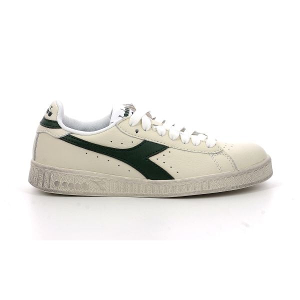 Sneakersy Diadora Game L Low Waxe. Białe obuwie sportowe casual damskie Diadora, bez zapięcia. W wyprzedaży za 352.80 zł.