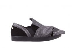 Trampki Bayla-172 M003 Czarny, Skóra naturalna - 38. Czarne trampki damskie Bayla, bez wzorów, z materiału, bez zapięcia. W wyprzedaży za 89.10 zł.