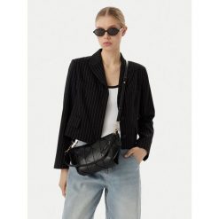 Torebka Calvin Klein. Czarne torebki klasyczne damskie Calvin Klein, bez dodatków. Za 569.99 zł.