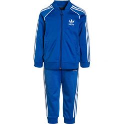 Adidas Originals SET Kurtka sportowa blue. Niebieskie kurtki i płaszcze chłopięce Adidas Originals, z jeansu. Za 199.00 zł.