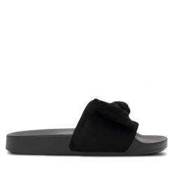 Klapki Bassano. Czarne klapki damskie Bassano, bez wzorów, bez obcasa, bez zapięcia. Za 48.99 zł.