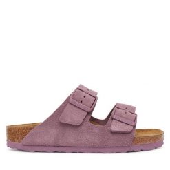 Klapki Birkenstock. Czerwone klapki damskie Birkenstock, bez wzorów, bez obcasa, bez zapięcia. Za 429.99 zł.
