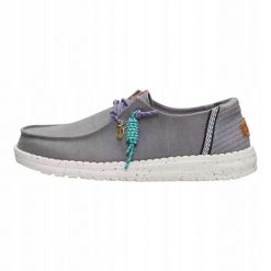 HEYDUDE Damskie Mokasyny Wendy Getaway Lace. Fioletowe mokasyny damskie Hey dude, z materiału, bez obcasa. Za 359.00 zł.