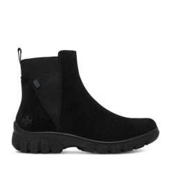 Botki Rieker. Czarne botki damskie Rieker, bez obcasa, na płaskiej podeszwie, bez zapięcia. Za 429.99 zł.
