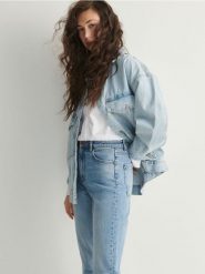 Jeansy mom fit slim - niebieski. Niebieskie jeansy damskie Reserved. W wyprzedaży za 79.99 zł.
