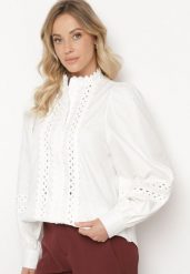 Biała Koszula z Bawełną Ozdobiona Tasiemkami Avandriae. Białe koszule damskie Born2be, l, bez wzorów, z bawełny, eleganckie, bez kołnierzyka, bez ramiączek. Za 74.99 zł.