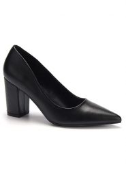 C'M Czółenka w kolorze czarnym rozmiar: 41. Czarne czółenka damskie C'M, bez wzorów, bez obcasa. Za 108.99 zł.