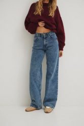 Spodnie jeansowe z szerokimi nogawkami w kolorze DARK DENIM - MANHATTAN. Białe spodnie materiałowe damskie Marsala, z aplikacjami, z denimu. Za 459.90 zł.