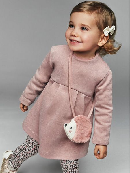 Mayoral Sukienka codzienna 2915 Różowy Regular Fit. Czerwone sukienki dziewczęce Mayoral, bez wzorów, z bawełny, bez ramiączek, proste. Za 89.99 zł.