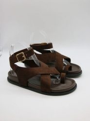 Bellucci Sandały w kolorze brązowym rozmiar: 37. Brązowe sandały damskie Bellucci, bez wzorów, z otwartym noskiem, bez obcasa, bez zapięcia. Za 86.99 zł.