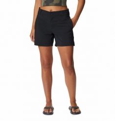 COLUMBIA Spodenki damskie Silver Ridge Utility Short black-10. Czarne spodenki sportowe damskie Columbia, na lato, bez wzorów, z materiału, trekkingowe. Za 116.45 zł.