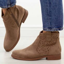 Coffee zamszowe ażurowe botki damskie S.Barski 8019. Botki damskie S.BARSKI, na jesień, z jeansu, eleganckie, z okrągłym noskiem, bez obcasa, na obcasie, bez zapięcia. Za 229.00 zł.