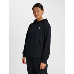 Bluza damska z kapturem Hummel Pulse. Czarne bluzy damskie Hummel, bez wzorów, z kapturem. Za 171.50 zł.