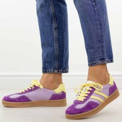 Fioletowe skórzane półbuty damskie S.Barski 7059. Fioletowe półbuty damskie S.BARSKI, na jesień, bez wzorów, z jeansu, bez obcasa, na płaskiej podeszwie, bez zapięcia. Za 249.00 zł.