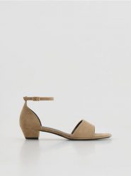 Sandały na obcasie - beżowy. Brązowe sandały damskie Reserved, bez wzorów, bez obcasa, na obcasie, bez zapięcia. Za 139.99 zł.