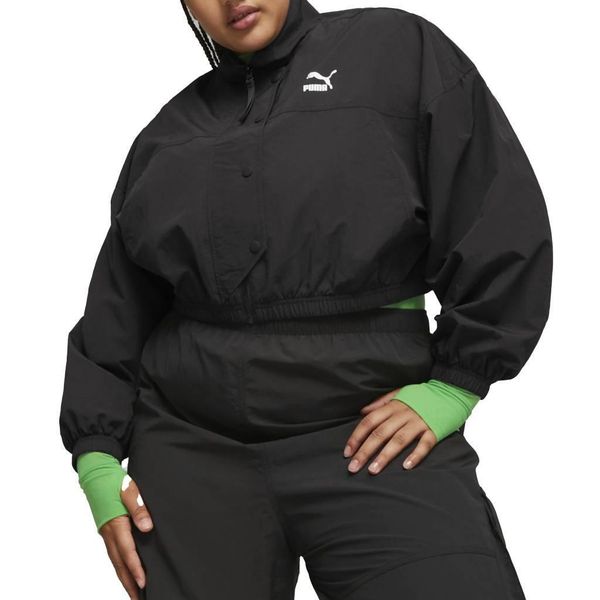 Kurtka PUMA YELLOW DARE TO CROPPED WOVEN JACKET Czarny. Czarne kurtki damskie Puma, bez wzorów, z tkaniny, bez kaptura. Za 228.99 zł.