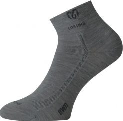 Skarpety merino BWB. Brązowe skarpetki damskie LASTING, bez wzorów, z elastanu. Za 55.00 zł.