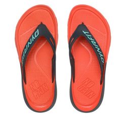 Japonki Dynafit. Pomarańczowe klapki damskie Dynafit, bez wzorów, bez obcasa, bez zapięcia. Za 149.99 zł.