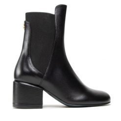 Botki Patrizia Pepe. Czarne botki damskie Patrizia Pepe, bez obcasa, na słupku, bez zapięcia. Za 1,389.00 zł.