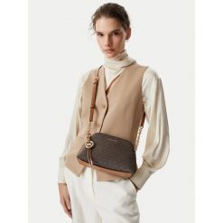 Torebka MICHAEL Michael Kors. Brązowe listonoszki damskie MICHAEL Michael Kors, bez wzorów, bez dodatków. Za 1,019.00 zł.