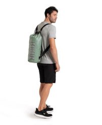 Torba sporotwa Arena Team Drybag Big Logo wodoodporna. Szare torby sportowe Arena, bez wzorów, z materiału. Za 159.99 zł.
