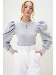 Trend Alaçatı Stili Bluzka w kolorze szarym rozmiar: L. Szare bluzki damskie Trend Alaçatı Stili, l, bez wzorów, bez kołnierzyka, bez ramiączek. Za 52.30 zł.