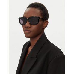 Okulary przeciwsłoneczne Max Mara. Czarne okulary przeciwsłoneczne damskie Max Mara. Za 579.99 zł.