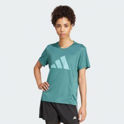 Koszulka Run It. Niebieskie bluzki damskie Adidas, s, bez wzorów, sportowe, bez kołnierzyka, bez ramiączek. W wyprzedaży za 100.62 zł.