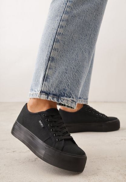 Czarne Klasyczne Trampki VICES w Stylu Basic Riovanna. Czarne trampki damskie Born2be, bez wzorów, z jeansu, bez zapięcia. Za 59.99 zł.