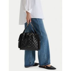 Torebka Badura. Czarne torebki klasyczne damskie Badura, bez dodatków. Za 299.99 zł.