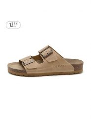 Teegu Skórzane klapki w kolorze jasnobrązowym rozmiar: 40. Brązowe klapki damskie teegu, bez wzorów, z otwartym noskiem, bez obcasa, bez zapięcia. Za 195.99 zł.