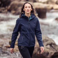 Dlx Christine- Damska kurtka Dlx Softshell Granatowa Marl. Niebieskie kurtki damskie DLX, bez wzorów, z softshellu, bez kaptura. Za 426.99 zł.