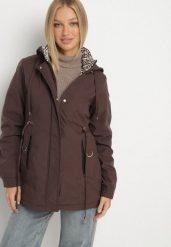 Brązowa Kurtka Parka z Kapturem z Ozdobną Wyściółką Tiolara. Brązowe kurtki sportowe damskie Born2be, l, bez wzorów, z jeansu, z kapturem. Za 169.99 zł.