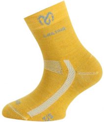 Skarpety merino TJS. Czerwone skarpetki damskie LASTING, bez wzorów, z elastanu. Za 43.00 zł.