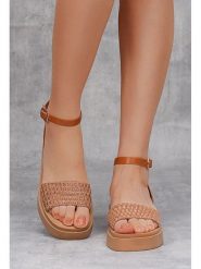 C'M Sandały w kolorze jasnobrązowym na koturnie rozmiar: 40. Brązowe sandały damskie C'M, bez wzorów, z otwartym noskiem, bez obcasa, na koturnie, bez zapięcia. Za 113.99 zł.