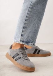 Szare Skórzane Sneakersy i Ozdobnymi Paskami Zelisei. Szare obuwie sportowe damskie Born2be, ze skóry, bez zapięcia. Za 219.99 zł.