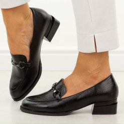 Czarne półbuty damskie, mokasyny M.Daszyński Sa267-7. Czarne mokasyny damskie M.Daszyński, na jesień, ze skóry, z okrągłym noskiem, bez obcasa. Za 199.00 zł.