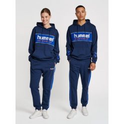 Bluza z kapturem Hummel Legacy Julian. Niebieskie bluzy damskie Hummel, s, bez wzorów, z bawełny, z kapturem. Za 261.65 zł.