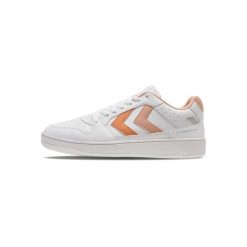 Trenerzy damscy Hummel St. Power Play. Białe obuwie sportowe casual damskie Hummel, bez zapięcia. W wyprzedaży za 228.00 zł.