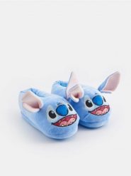 Kapcie Stitch - niebieski. Niebieskie kapcie damskie Sinsay. Za 49.99 zł.