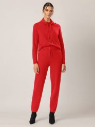 APART Spodnie w kolorze czerwonym rozmiar: 42. Czerwone spodnie materiałowe damskie Apart, bez wzorów, z kaszmiru. Za 147.91 zł.