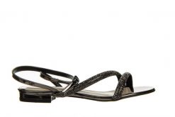 Sandały Bayla-187 1719 Platinum 187111, Czarny, Skóra ekologiczna - 37. Czarne sandały damskie Bayla, bez wzorów, z lakierowanej skóry, bez obcasa, na obcasie, bez zapięcia. W wyprzedaży za 179.10 zł.