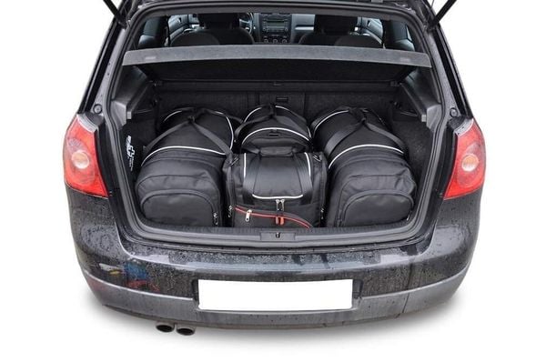 Torby Do Bagażnika Vw Golf Hatchback 2003-2008 4Szt Kjust. Czarne torby podróżne KJUST, bez wzorów, z kauczuku. Za 1,214.00 zł.