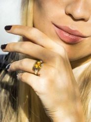 DIAMOND & CO Złoty pierścionek "Sucre d'Orge" z diamentami rozmiar: 54. Brązowe pierścionki damskie Diamond & Co, z diamentem, złote. Za 2,870.99 zł.